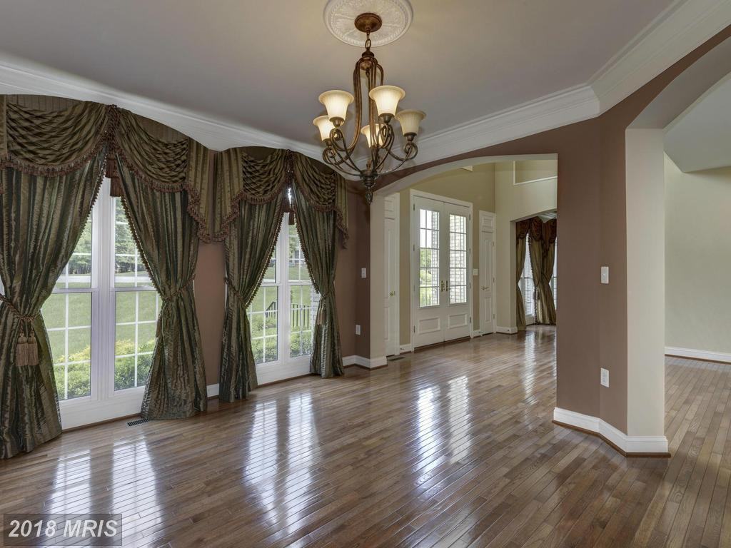 4 Hidden Ponds Ct - Photo 3 of 29