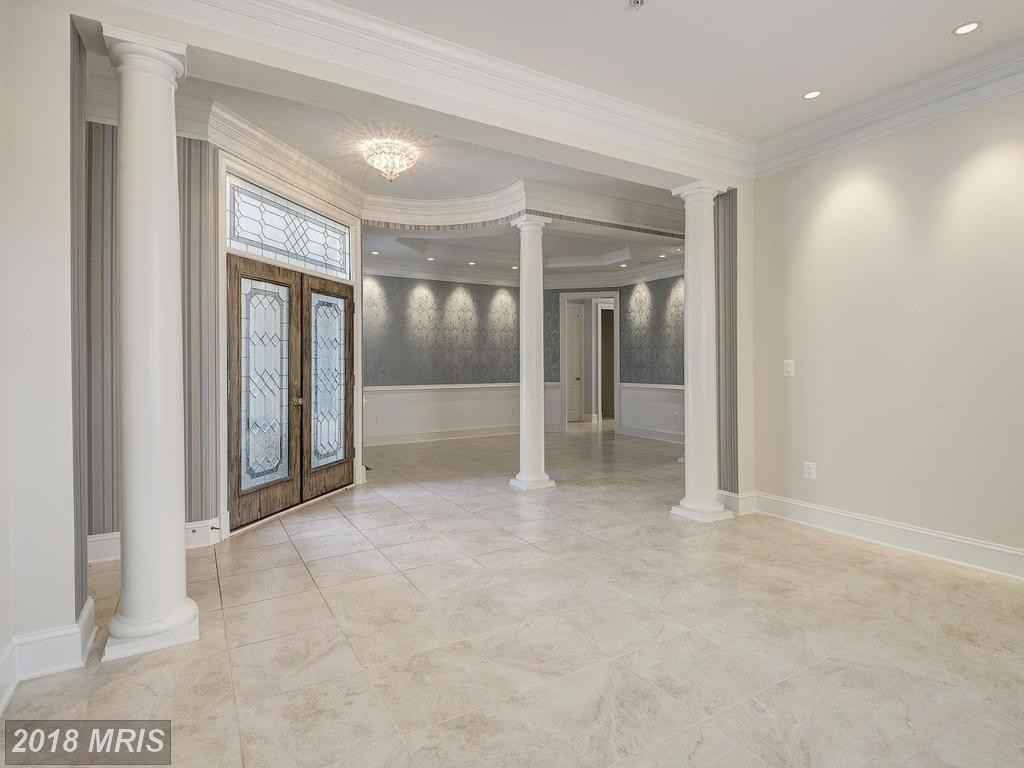 8319 Quarry Manor Terrace - Photo 3 of 28