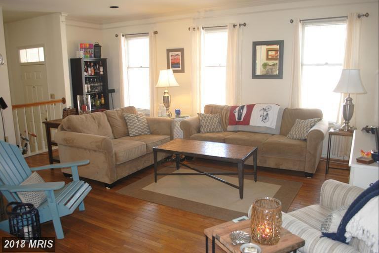 10926 Bloomingdale Dr - Photo 2 of 23
