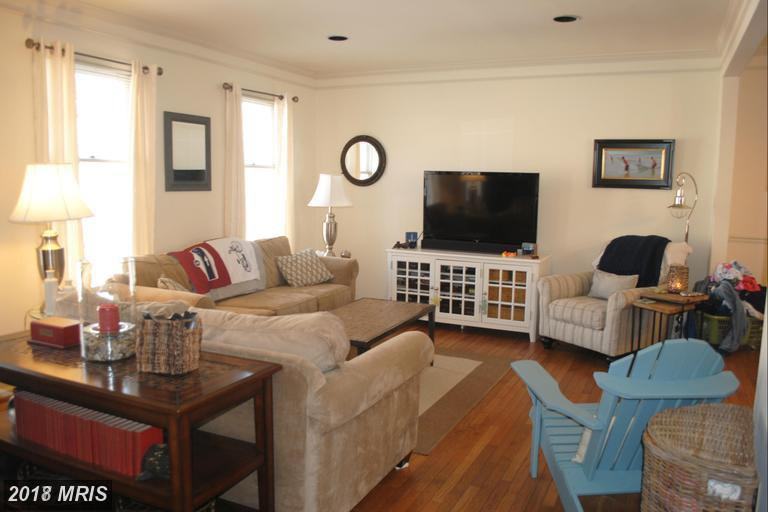 10926 Bloomingdale Dr - Photo 3 of 23