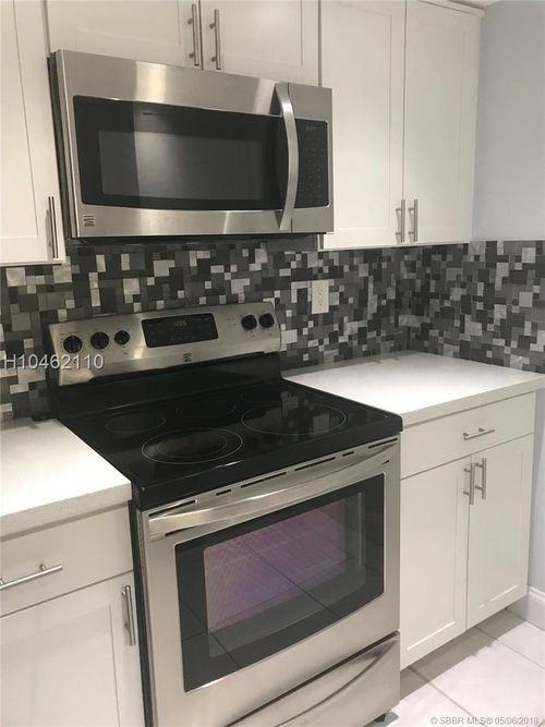 9576 SW 1st Ct - Photo 3 of 8