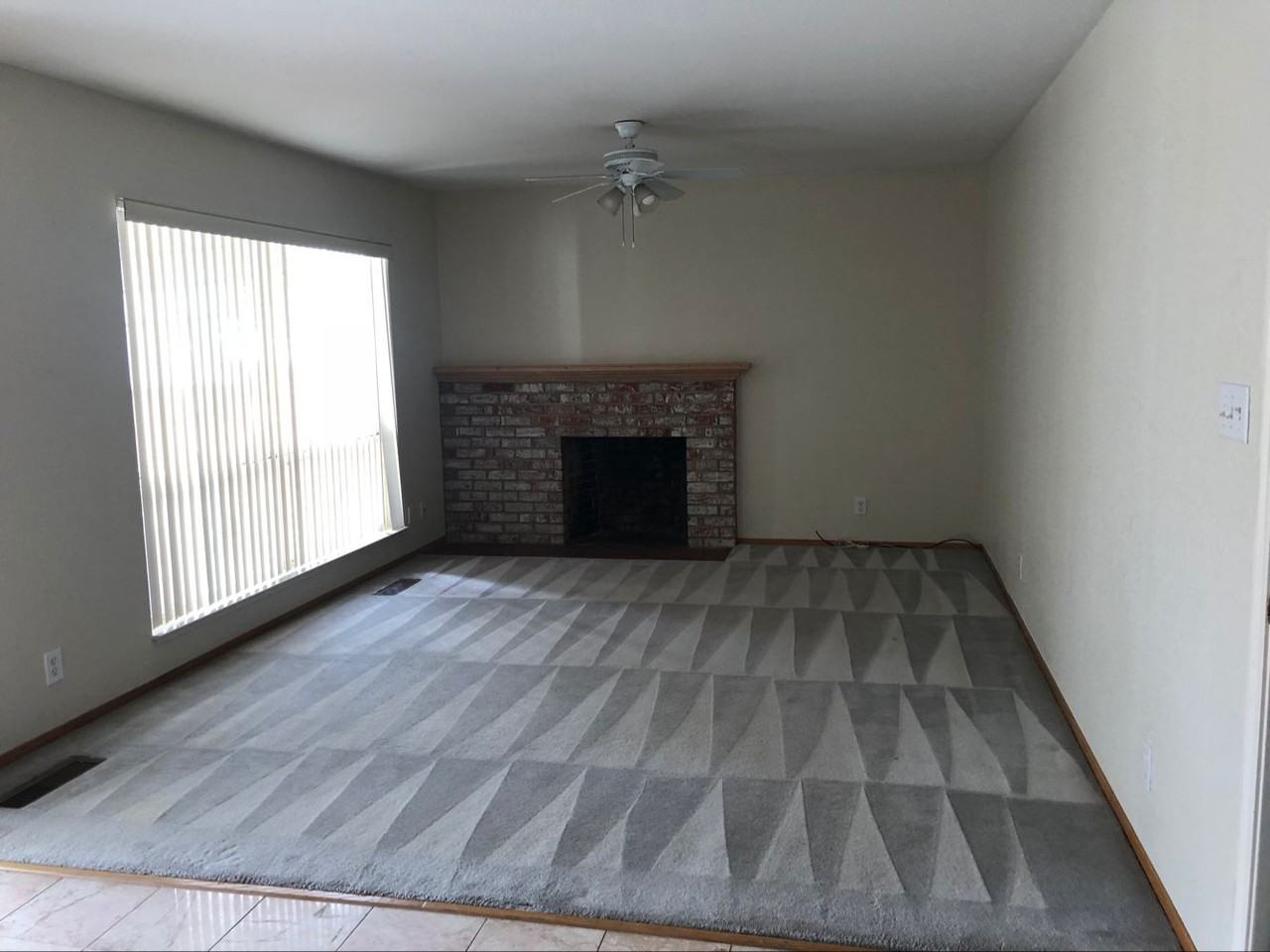 15364 Mendocino St - Photo 3 of 18