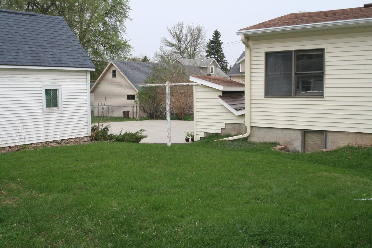 207 7th Avenue Northwest - Photo 3 of 13