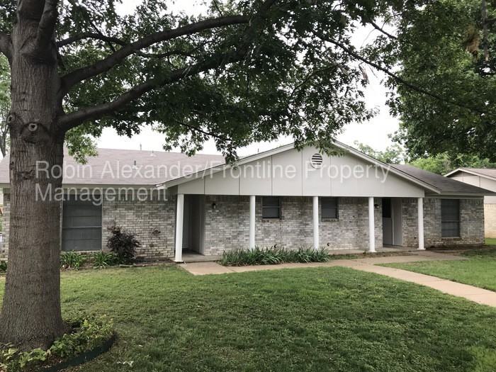 7720 Mary Dr - Photo 2 of 14