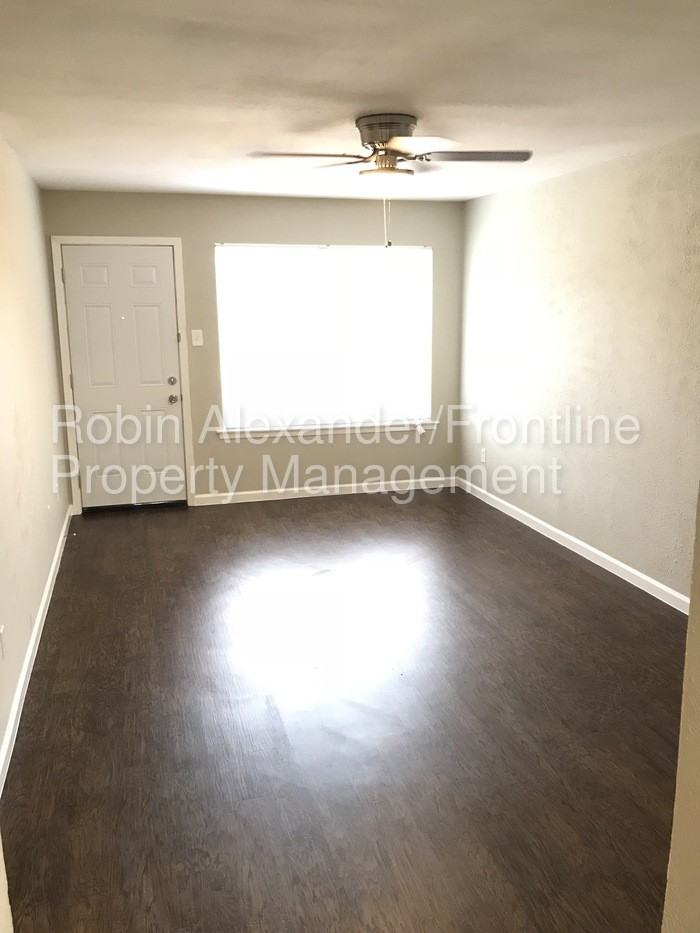 7720 Mary Dr - Photo 3 of 14