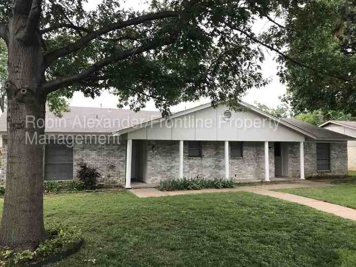 7722 Mary Dr - Photo 2 of 14