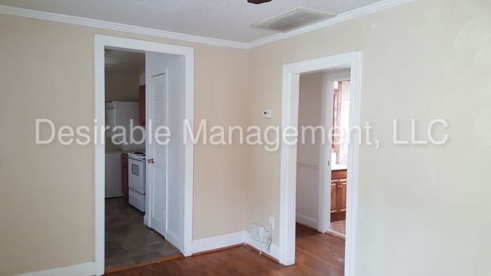 1307 34th St - Photo 3 of 12