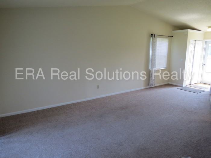 4099 Acres Dr - Photo 3 of 11