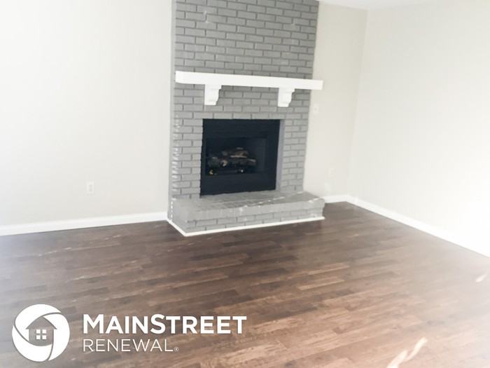 2553 Plymouth Dr - Photo 2 of 11