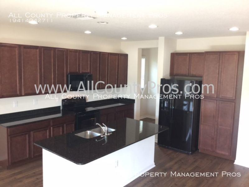 7013 Island Queen Court - Photo 2 of 7