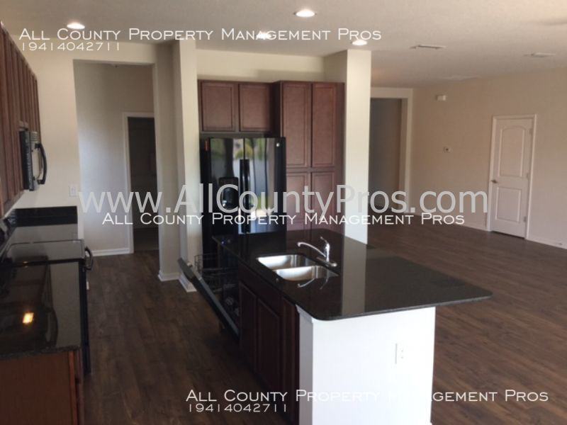 7013 Island Queen Court - Photo 3 of 7