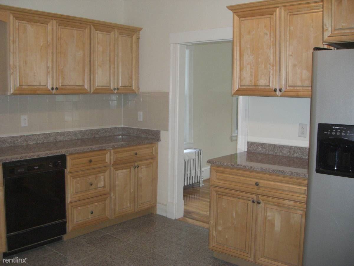 413 Bedford St - Photo 2 of 7