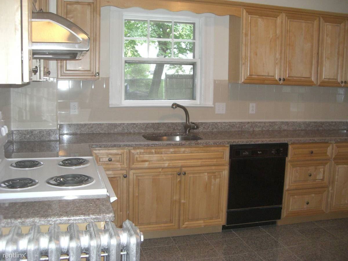 413 Bedford St - Photo 3 of 7