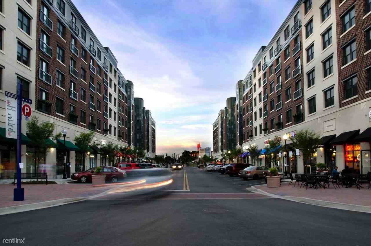 McHenry Row - Photo 3 of 15