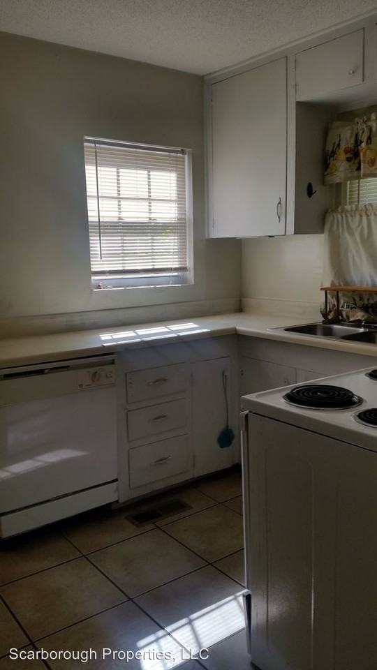 1401 Highland Ave - Photo 2 of 10