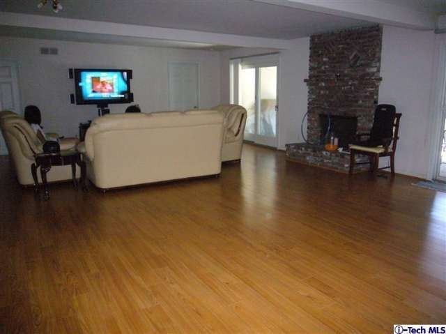 1385 Belhaven Rd - Photo 3 of 6