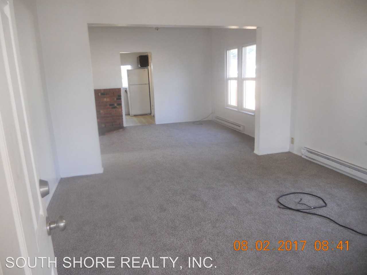 920 Smith Ave - Photo 2 of 7
