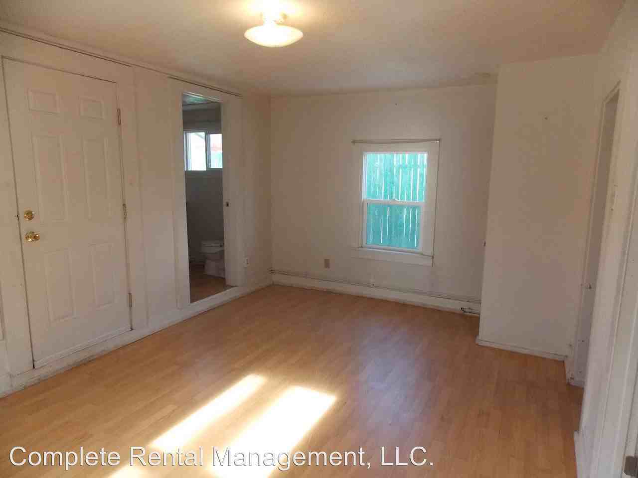 406 Scranton Ave - Photo 3 of 7