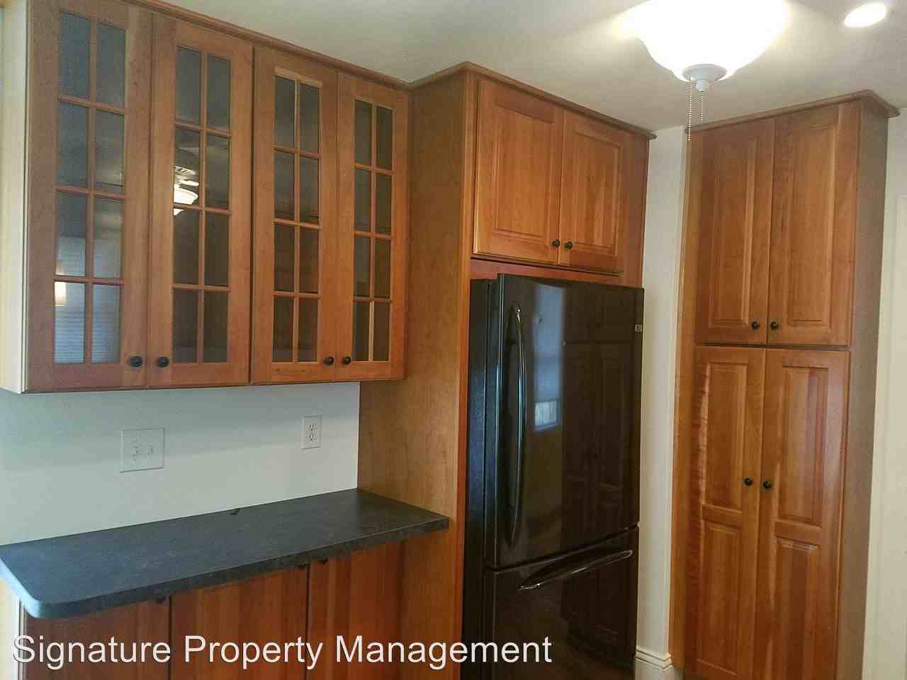 1776 Old Virginia St - Photo 3 of 8