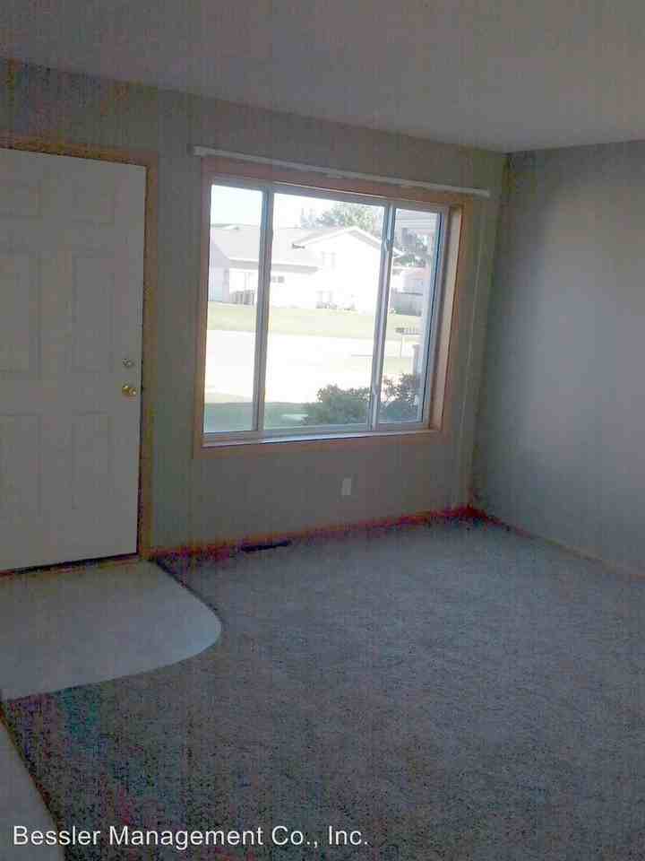 1010 2nd St NW - Photo 3 of 14