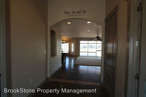 2617 S Wilson Dr - Photo 3 of 26