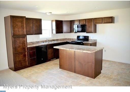 38 Riptide Ct - Photo 2 of 9