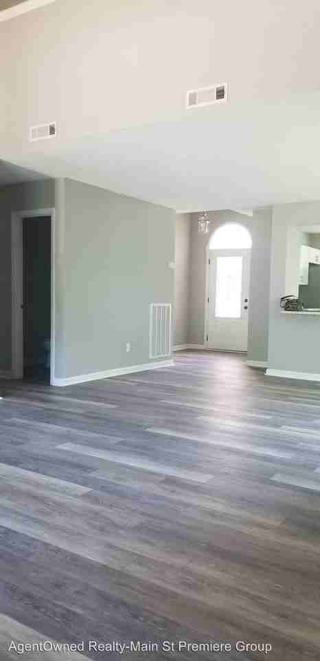 41 Oatly Cir - Photo 3 of 11