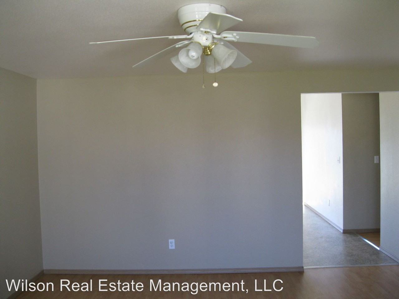 510 Chelan Ave - Photo 2 of 7