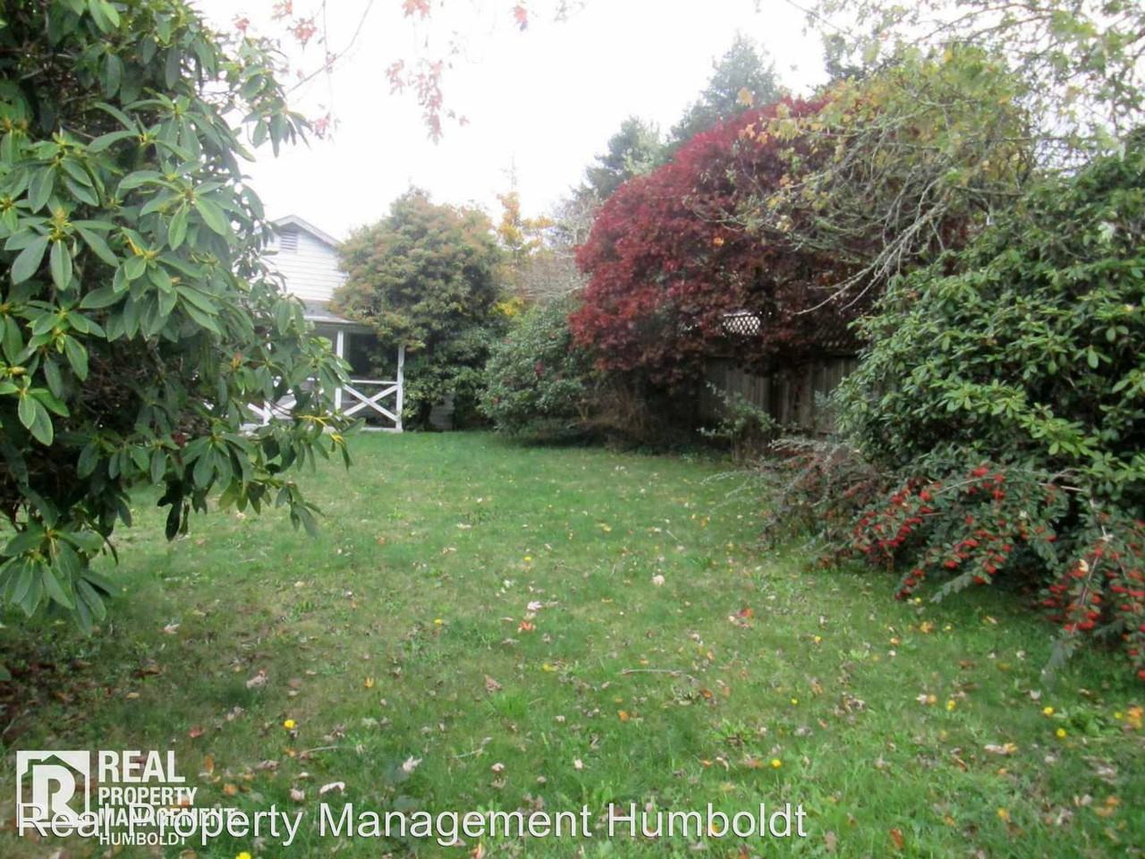 1979 Ridgewood Dr - Photo 2 of 18