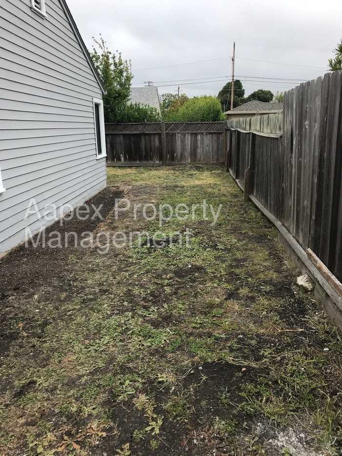 17216 Vía Alamitos - Photo 3 of 18