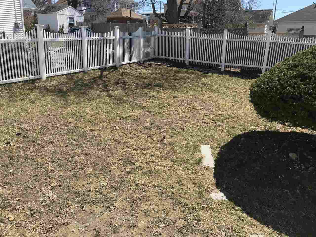 467 Bridge St - Photo 3 of 19