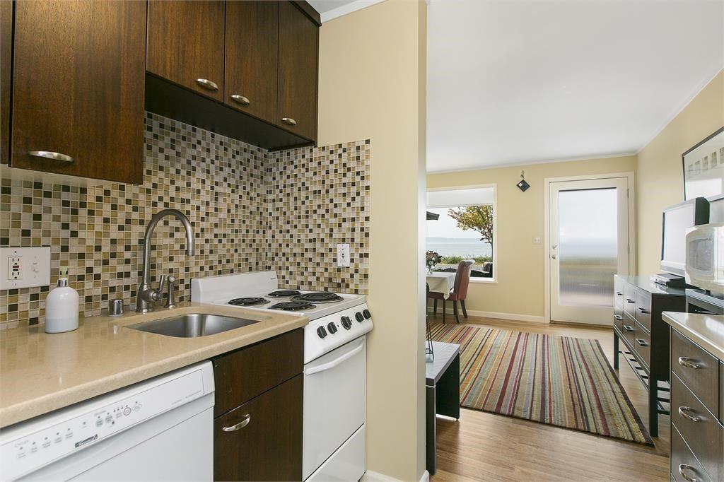 610 Sunset Ave N - Photo 2 of 10