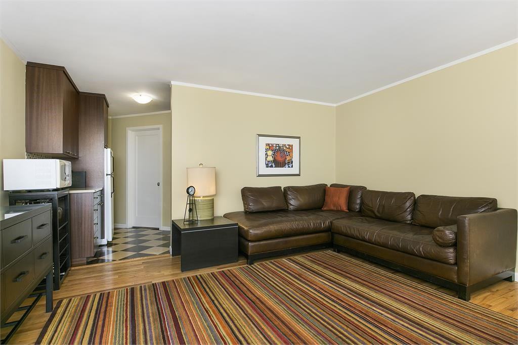 610 Sunset Ave N - Photo 3 of 10