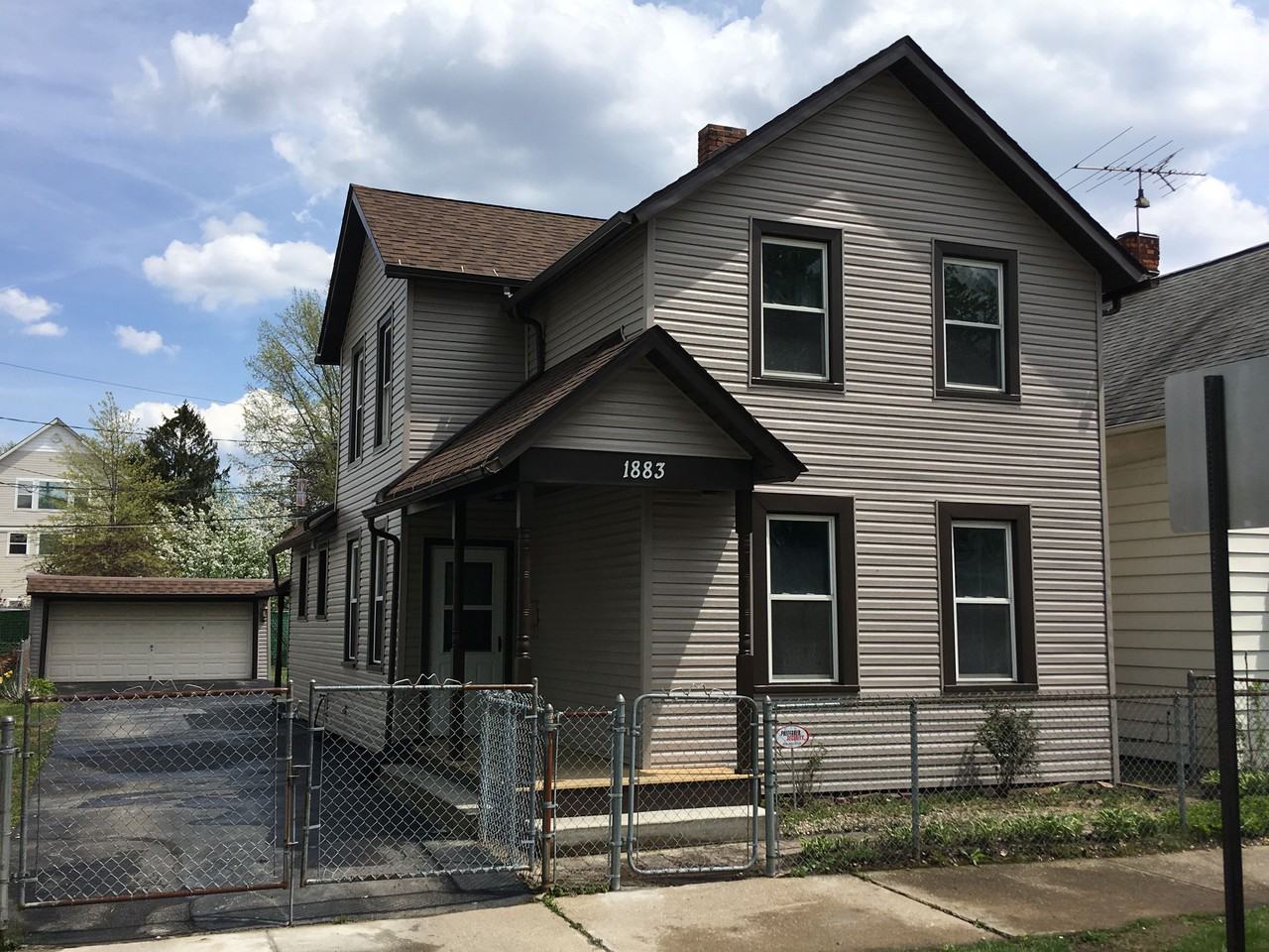 1883 W 57th St - Photo 2 of 20