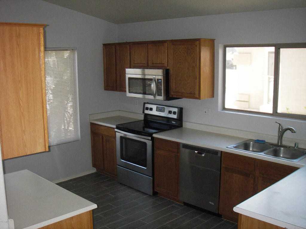 11420 W Sheridan St - Photo 3 of 11