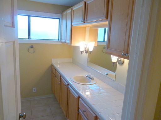 829 N Molalla Ave - Photo 2 of 3