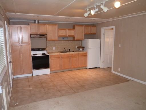 829 N Molalla Ave - Photo 3 of 3