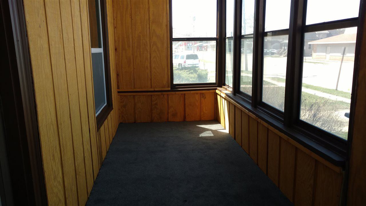 233 S Park Ave - Photo 2 of 13