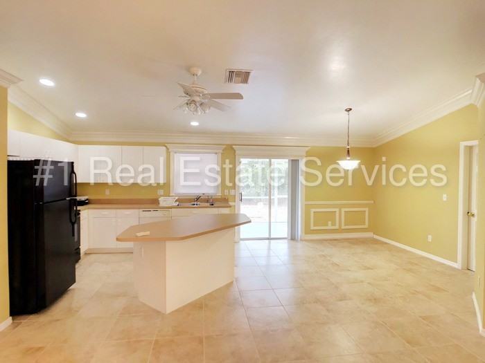 4621 30th St SW - Photo 3 of 12