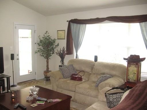 6568 Tampa Dr - Photo 3 of 9