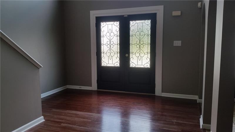 426 Chapeldale Dr - Photo 2 of 16