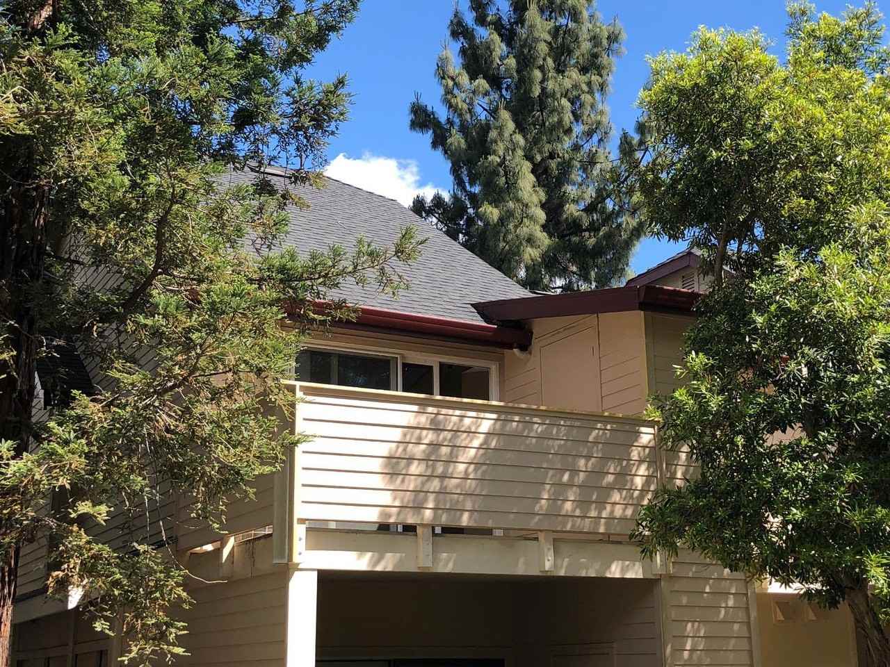 1098 Cedar Gables Dr