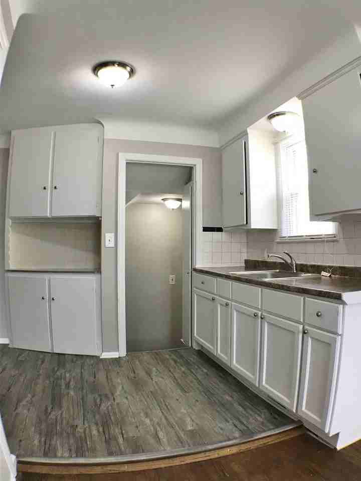 7283 Sterling St - Photo 3 of 23