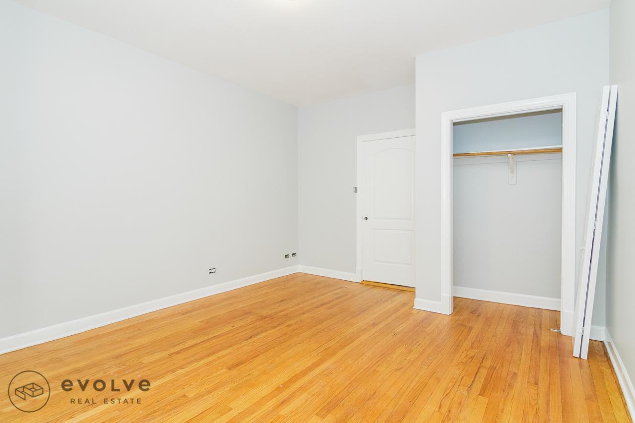 7700 North Marshfield Avenue #1B