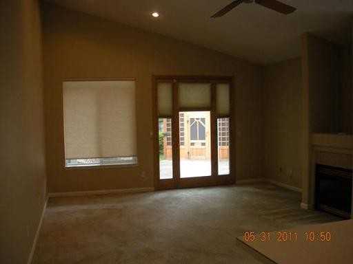 17613 SE 14th Cir - Photo 3 of 9