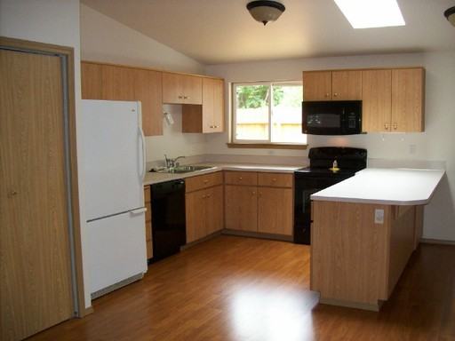 500 W Walnut St - Photo 2 of 4