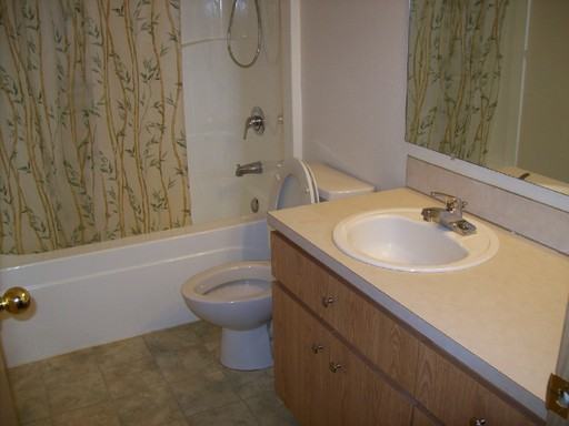 500 W Walnut St - Photo 3 of 4