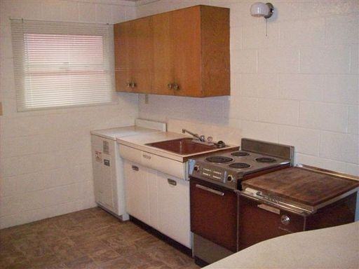 110 S 3rd St - Photo 3 of 6