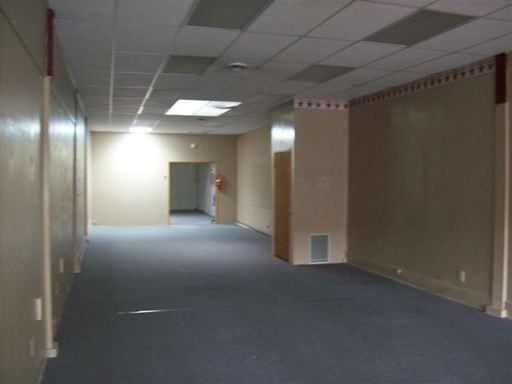 566 N Market Blvd - Photo 2 of 6