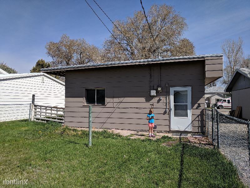 707 Spencer St - Photo 2 of 10